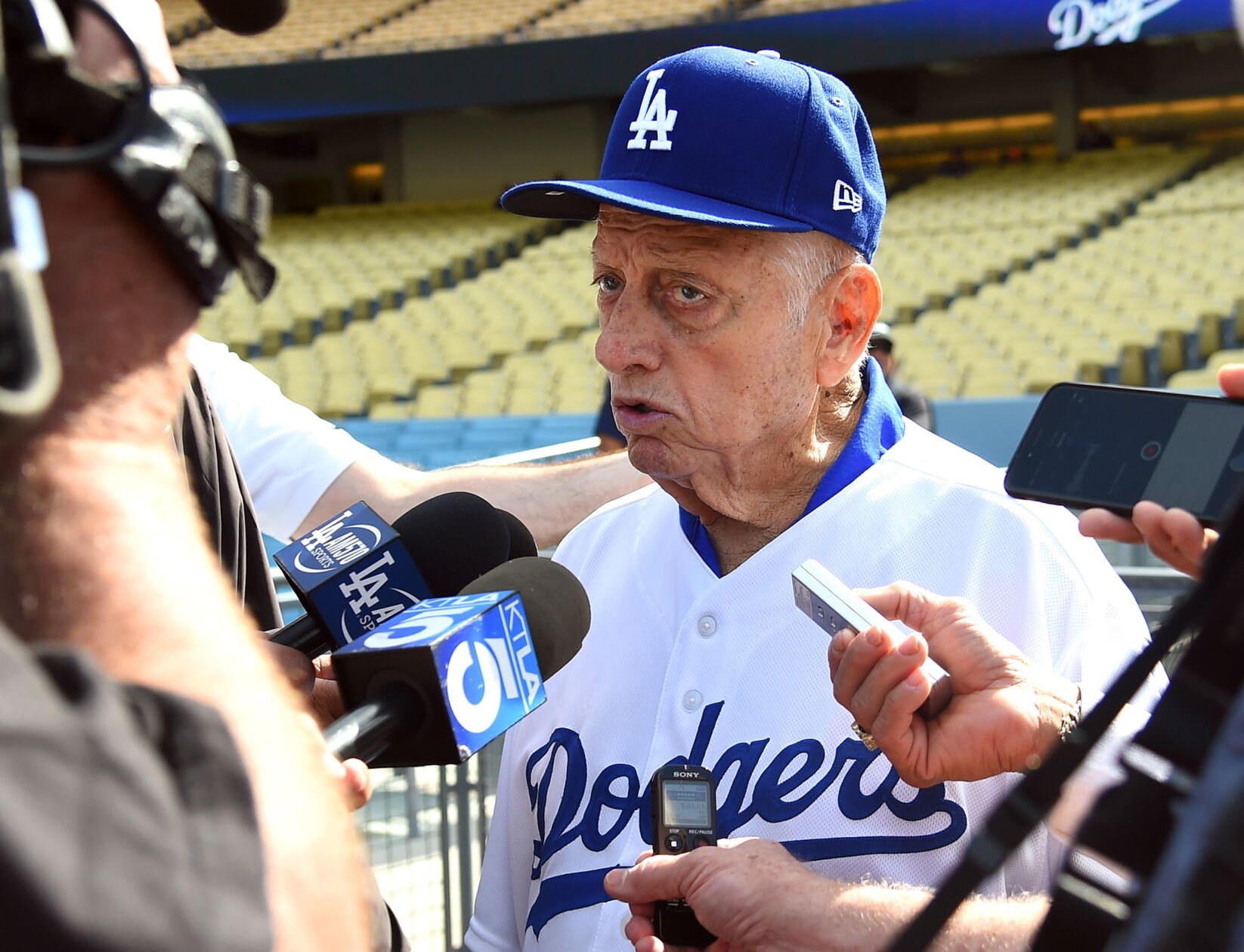 MLB: Cincinnati Reds at Los Angeles Dodgers